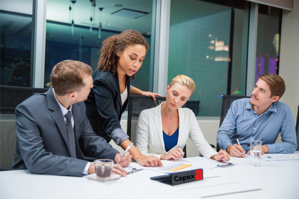 Equipe financière qui cherche à dimensionner et structurer la partie finance de l'ETI